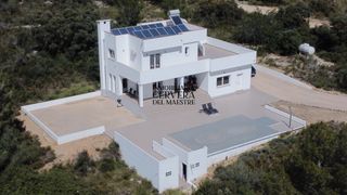 Xalet a Cervera del Maestre. Espectacular chalet independiente con piscina en ubicación privi