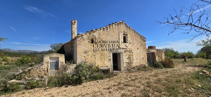 Foto 6948f56d-f4b3-4509-8246-ef52b375ea45. Masia a Sierra Engarcerán