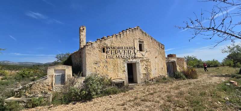 Foto e727841d-1df0-480f-93f8-c7d3bb059bfd. Masia a Sierra Engarcerán
