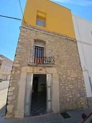 Maison jumelée à Xert. Vivienda de 162m2 con gran potencial ubicada en el pueblo histór