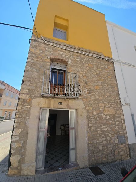 Foto 361da314-f839-47e7-a57d-d213de5b59cb. Casa aparellada a Xert