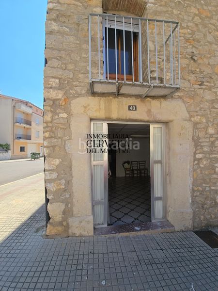 Foto b2c3671f-e437-4b3f-b0fd-c22ccb720d6b. Casa aparellada a Xert
