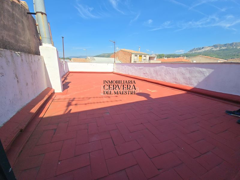 Foto fbcc3ed8-514c-4f32-a37e-0693d8c99c15. Casa aparellada a Xert