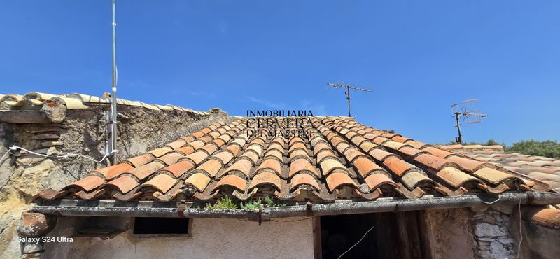 Foto 8a464dd4-dbb8-4eb6-8969-cdb5cc7d4f37. Casa adossada a Xert