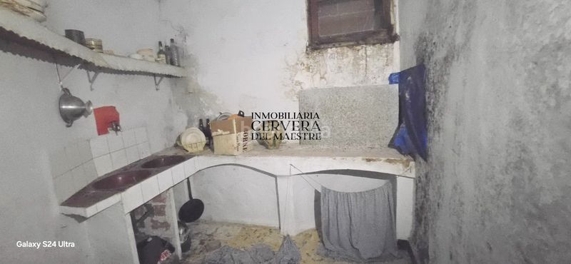 Foto afb15d11-ef4f-4b03-9fa3-1e6d367e9523. Casa adossada a Xert