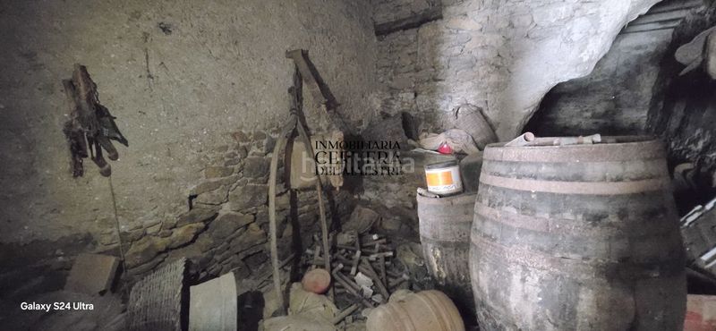 Foto cd012899-0cba-4e99-a240-e46b837c09e3. Casa adossada a Xert