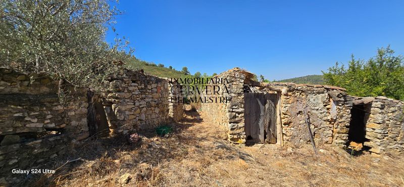 Foto eee93495-7b63-4dba-a9e8-3b8a40b0f595. Masia a Vall d´Alba