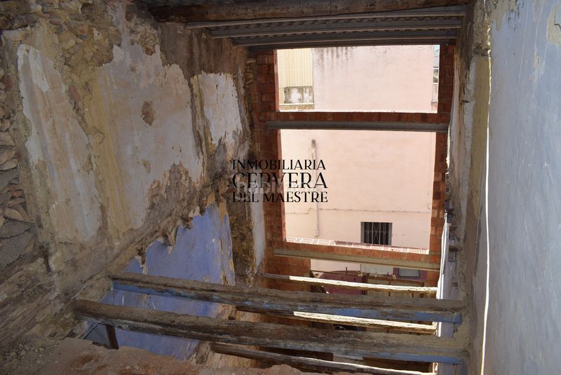 Foto fd9d064d-fe46-406e-89dc-dc234509c30b. Casa adossada a Cálig