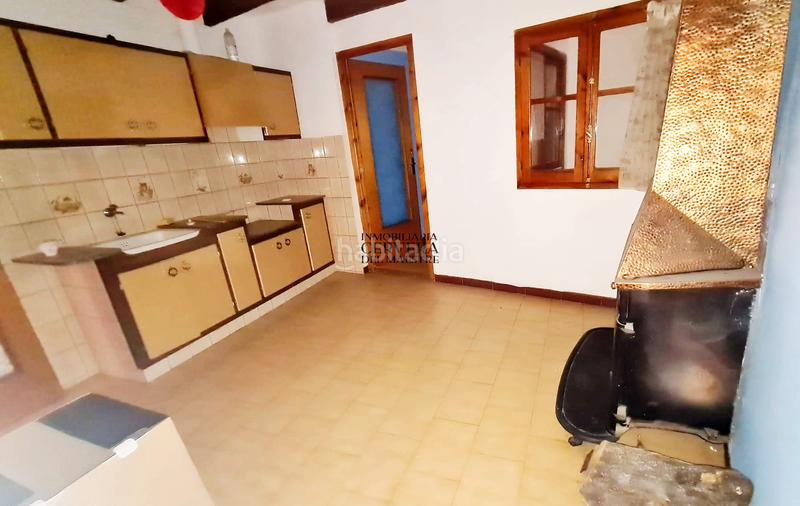 Foto 70f8971e-953d-4da6-bd8e-601ee9bf5592. Casa adossada a Xert