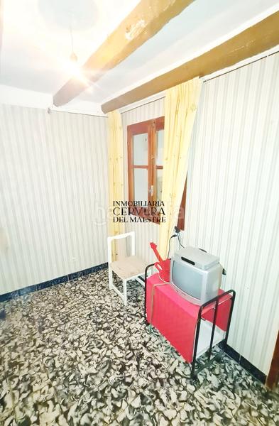 Foto bb3b85a1-7b03-47e4-b060-33f5f2797924. Casa adossada a Xert