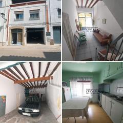 Casa adossada a Cervera del Maestre. Amplia casa de pueblo con un amplio garaje, 4 habitaciones, 1 ba