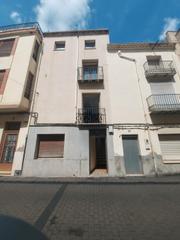 Casa adossada a Sant Mateu