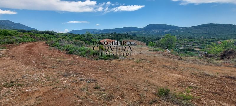 Foto 0651c541-c02d-4b3b-aec2-6424730363f3. Masia a Sierra Engarcerán