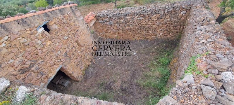 Foto 0d653bbd-d900-4c02-8385-cf62c48f7fc1. Masia a Sierra Engarcerán