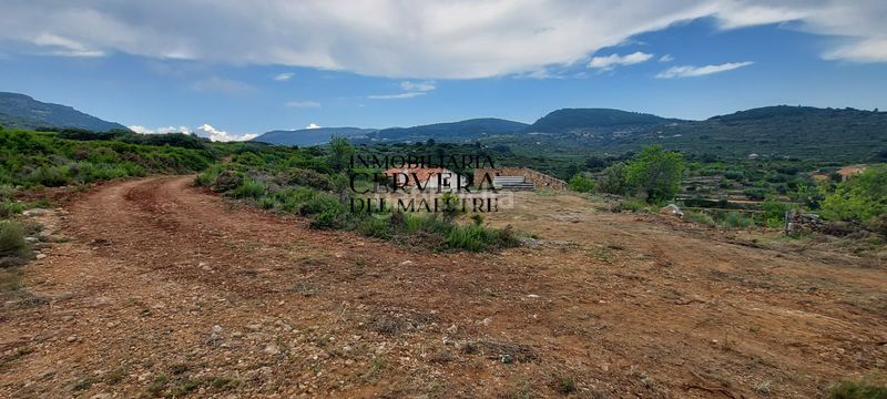 Foto aabfb0e0-b3f0-4f57-a7f9-9d1631b54850. Masia a Sierra Engarcerán