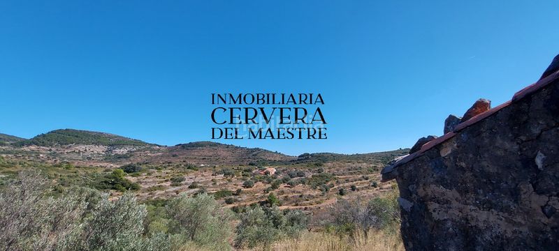Foto b7652bd2-0dd2-4314-aba3-7cdf4d3b9d5a. Masia a Sierra Engarcerán