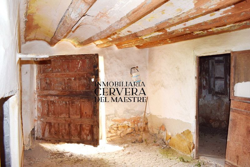 Foto c3c571e7-fbec-4cd9-80d2-c0a6b060a133. Masia a Sierra Engarcerán
