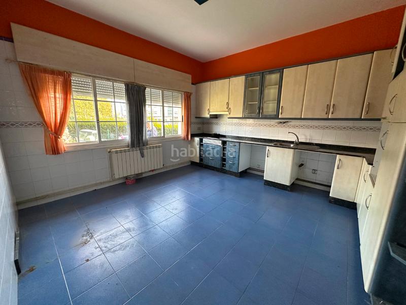 Foto fefacd37-f8cf-4e00-ab49-505ece47d3dc. Casa a Bergondo