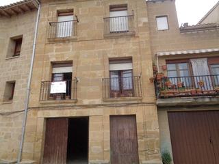 Mas  Calle maestro bergareche. Casa rural de piedra en el centro del municipio