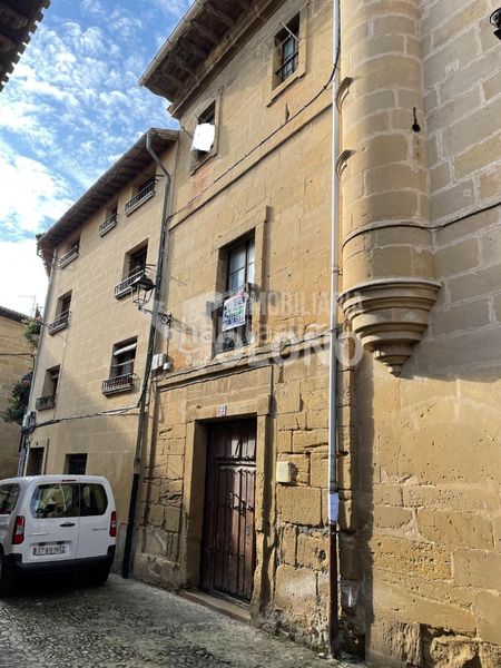 Foto 8fbd704b-61f1-4e01-8b47-db80ae5fe221. Masia amb aparcament a Briones