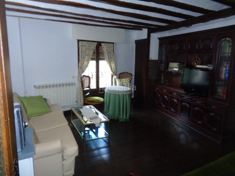 Foto 0387e070-9ade-4c9b-82ae-23a10d7de976. Masía en Briones