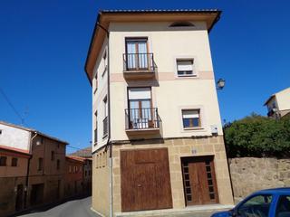 Apartament  Calle mediodía. Apartamento en planta segunda con trastero.