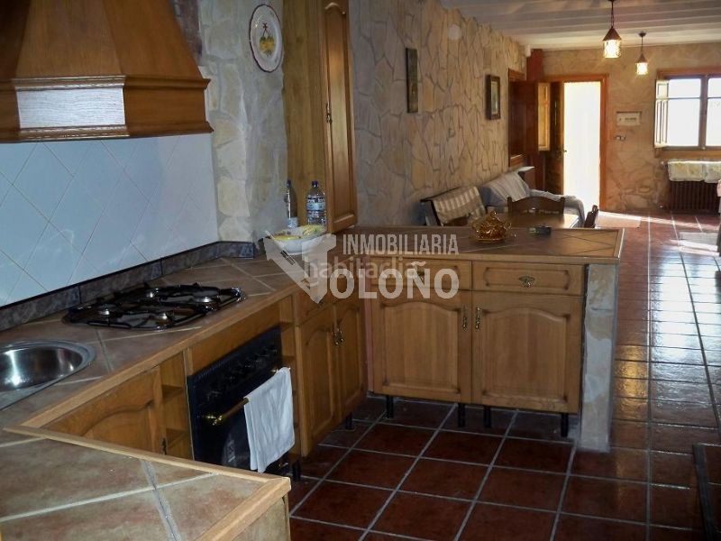 Foto 0e1ebe33-8c0e-4d3d-b5d2-9ed07162a526. Locale commerciale con riscaldamento in Rodezno