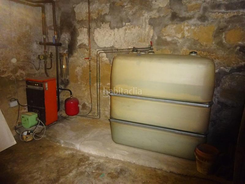 Foto f00565cd-a8cc-4d4b-9249-8f09a4369a9e. Masía en Briones