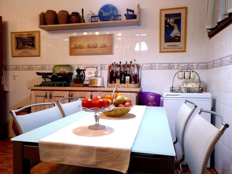 Foto f96b5dc1-b409-4e7d-a197-7685f2725ab5. Casa con riscaldamento in Leiva