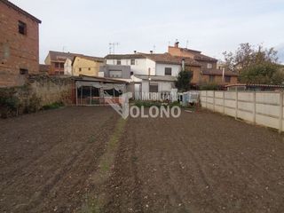Casa  Calle las fuentes. Casa para reformar con terreno