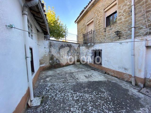 Foto 52b89431-1c9c-4ada-8f68-ffd6e0ece222. Haus in Leza