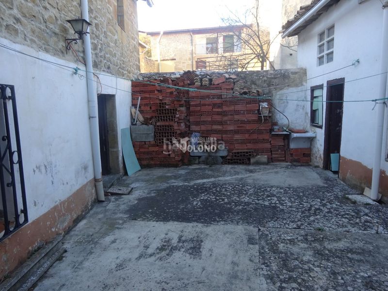 Foto f632ff41-e92c-47ef-924a-ef005bc47d6d. Haus in Leza
