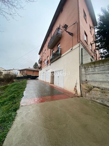 Foto f0d91811-6a6d-433c-8508-7086babf7baa. Posto auto in calle horno 36c in Cihuri