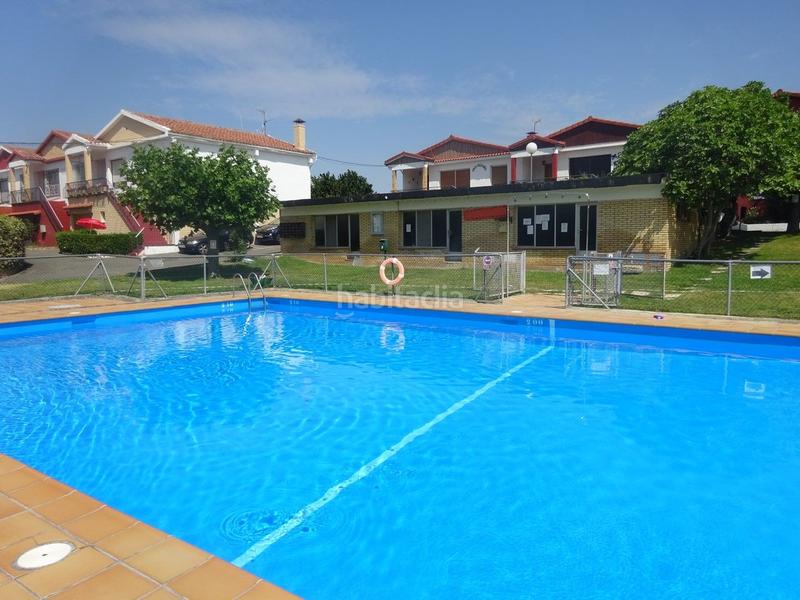 Foto 151dedd4-f6c7-45cb-bb15-014774689592. Casa bifamiliare con riscaldamento parcheggio piscina in Labastida