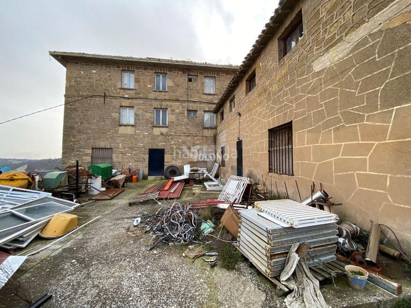 Foto 65b19531-3d56-4ef1-9a1b-f7728aa5f82a. Edificio en San Asensio