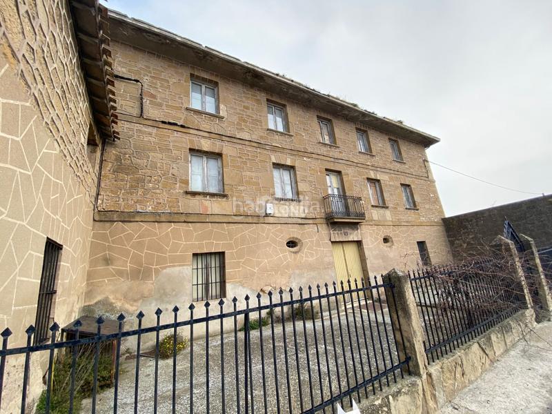 Foto 6be87529-b30f-40f7-8939-4e8e4ae1896d. Edificio en San Asensio