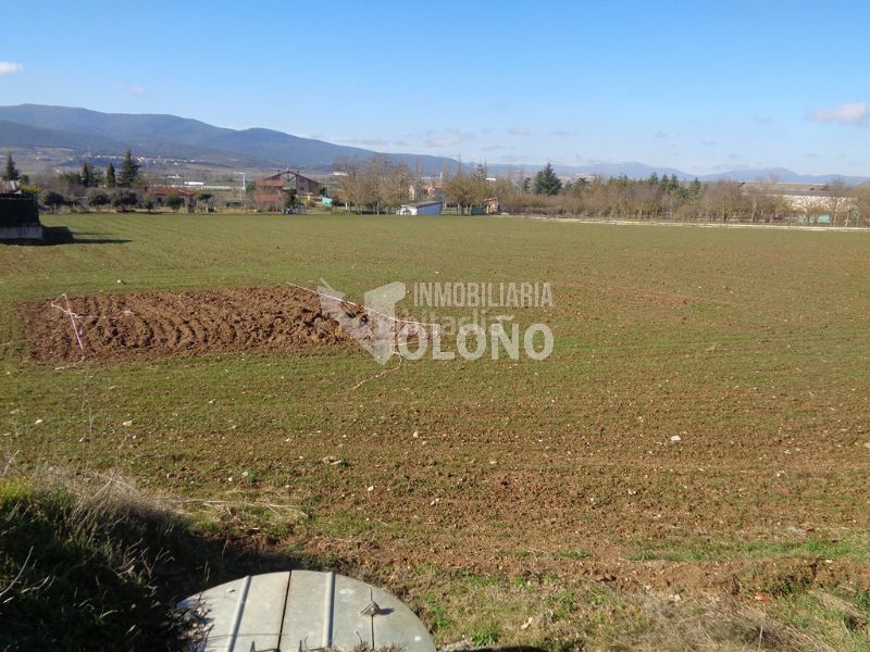 Foto 1c560360-d3e3-449a-8313-b80aeed6d578. Finca rústica a del cementerio bidea 11 a Zambrana