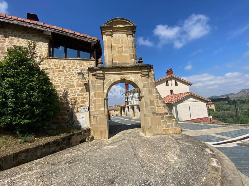 Foto 7b7b1fe4-4618-4cb5-9695-1cf0c7b397d0. Chalet dans arco de toloño kalea 3 dans Labastida
