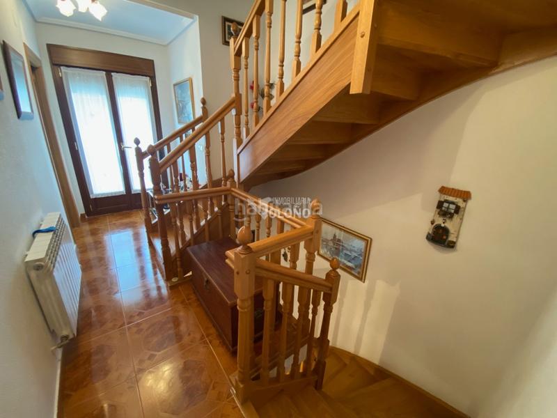 Foto ff6c255b-252b-4c48-abec-68fea37c2526. Chalet dans arco de toloño kalea 3 dans Labastida