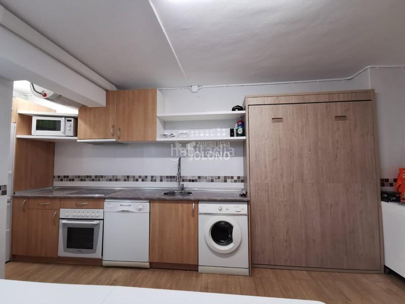 Foto 83e4aa2e-eef1-4fa6-841f-28166f3a9d15. Aparcament cotxe a Labastida