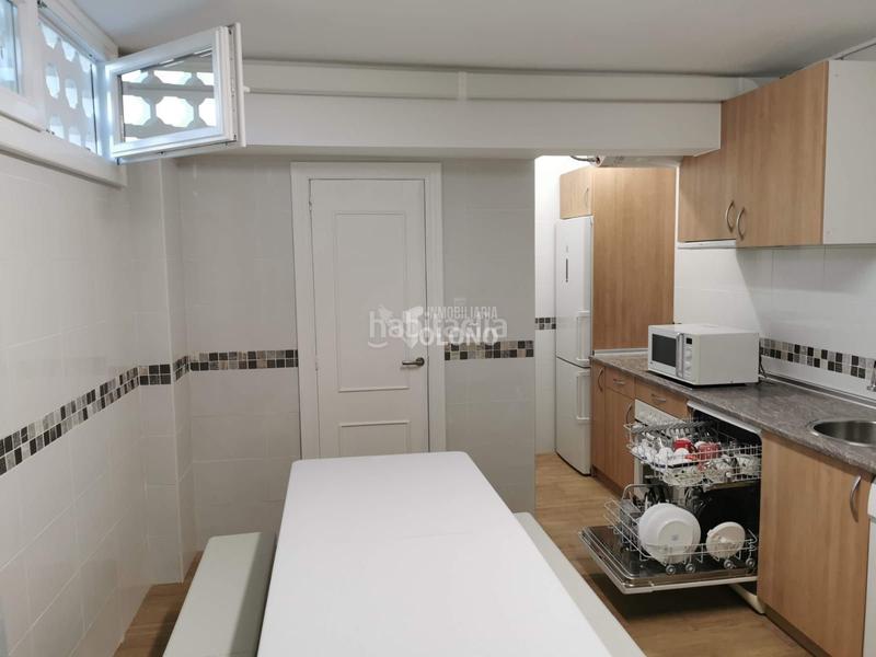 Foto 980105e2-0fac-47c9-8ad5-26c194b1831f. Aparcament cotxe a Labastida