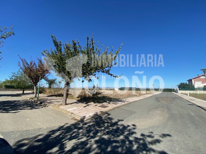 Foto f8f2c1ed-0251-4c57-a61f-68880405befc. Terreno residenziale in avenida de haro 57 in Santo Domingo de la Calzada