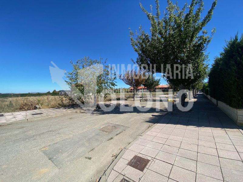 Foto 49bc12f8-7896-4905-a8a6-4fb9c4542abb. Wohngrundstück in avenida de haro 57 in Santo Domingo de la Calzada