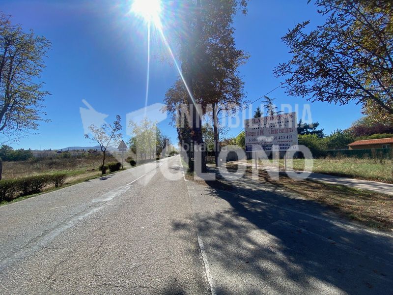 Foto 97808b50-0b38-4099-bd68-99e981a0d713. Wohngrundstück in avenida de haro 57 in Santo Domingo de la Calzada