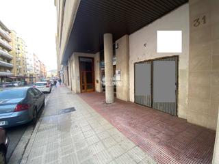Local commercial à Avenida la rioja 31