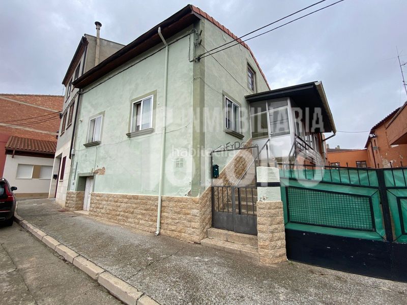Foto 0b8f4630-7b14-4a10-ae09-35600bfff0fb. Industrial building in calle prado 10b in Castañares de Rioja