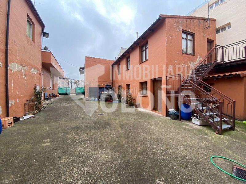 Foto b83d3869-d0d6-4f0a-8180-474c89bfef9a. Industrial building in calle prado 10b in Castañares de Rioja