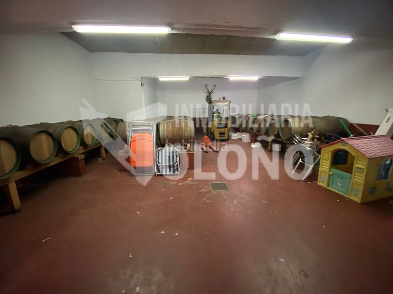 Foto ce6860b0-a137-4ee7-8e98-716b0c29066e. Industrial building in calle prado 10b in Castañares de Rioja