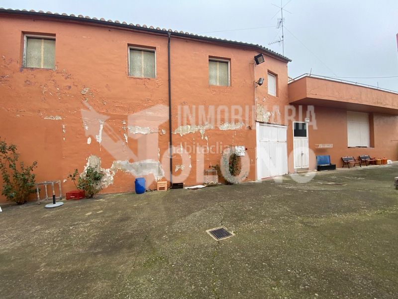 Foto f237ea89-b682-4ae7-9c88-db75ca2fb005. Industrial building in calle prado 10b in Castañares de Rioja