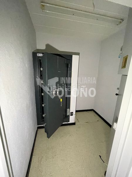 Foto afde72a5-31da-466d-9a41-7c6458067fd1. Local comercial a calle de la vega 45 a Haro